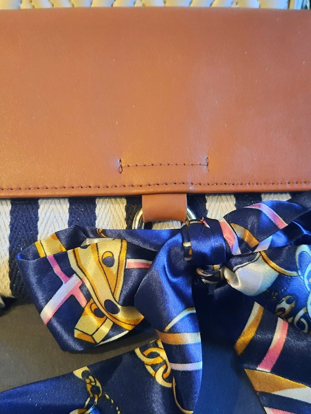 On Trend/Nautical/Stripe Navy and White Shoulder Wallet Purse w/free Scarf